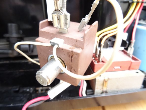 Jura Z Model heat exchanger replacement, Jura Z5 Drain valve magnet: crwdns2935265:012crwdnd2935265:03crwdnd2935265:03crwdne2935265:0