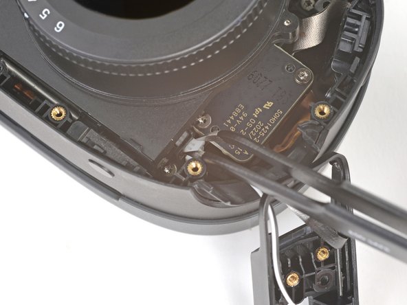 HTC Vive XR Elite Left Speaker Replacement, Disconnect the left speaker: crwdns2935265:034crwdnd2935265:02crwdnd2935265:03crwdne2935265:0