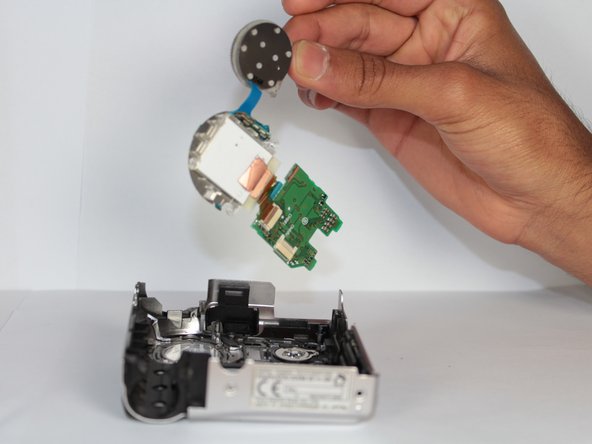 Fujifilm FinePix 4700 Zoom Button Circuit Board Replacement: crwdns2935265:08crwdnd2935265:02crwdnd2935265:03crwdne2935265:0