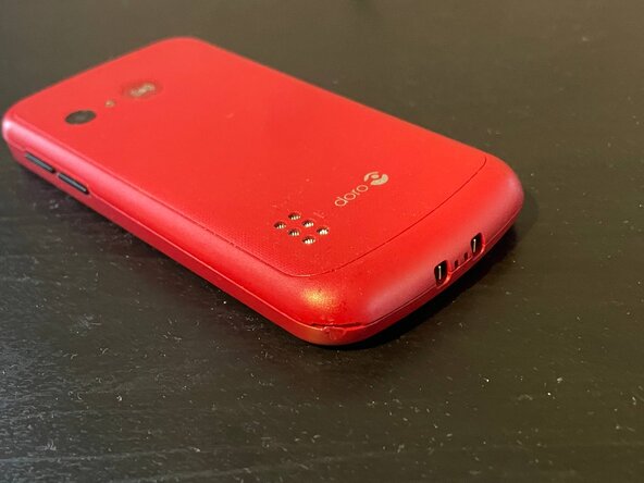 Doro 1881 Teardown, Remove the back cover: crwdns2935265:01crwdnd2935265:01crwdnd2935265:03crwdne2935265:0