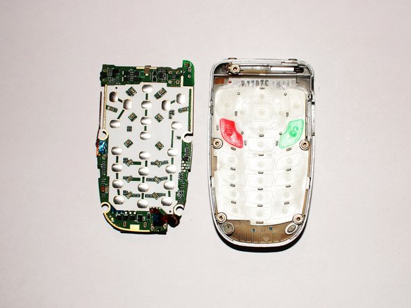 Samsung SPH-A660 Teardown: crwdns2935265:06crwdnd2935265:03crwdnd2935265:03crwdne2935265:0