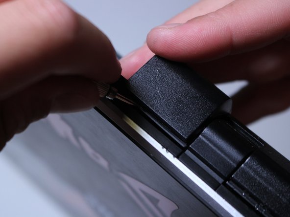 How to Replace the Wi-Fi Card for a Samsung NP300V5A-A08US Laptop: crwdns2935265:015crwdnd2935265:02crwdnd2935265:03crwdne2935265:0