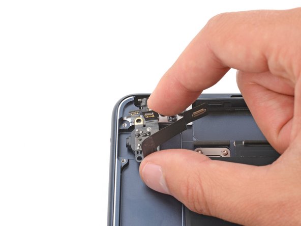 MacBook Air 15" 2024 Headphone Jack Replacement, Remove the headphone jack: crwdns2935265:024crwdnd2935265:02crwdnd2935265:03crwdne2935265:0