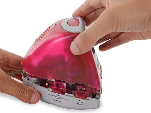 Timex T132 "iMac" Alarm Clock Disassembly: crwdns2935265:05crwdnd2935265:02crwdnd2935265:03crwdne2935265:0