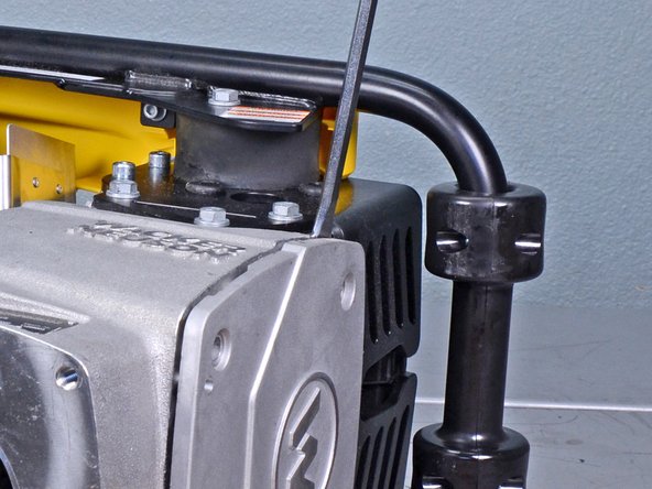 Wacker 4-Stroke Rammer BS504AS REV 101 (2019) Clutch Drum Replacement, Separate the crankcase cover from the crankcase: crwdns2935265:024crwdnd2935265:03crwdnd2935265:03crwdne2935265:0