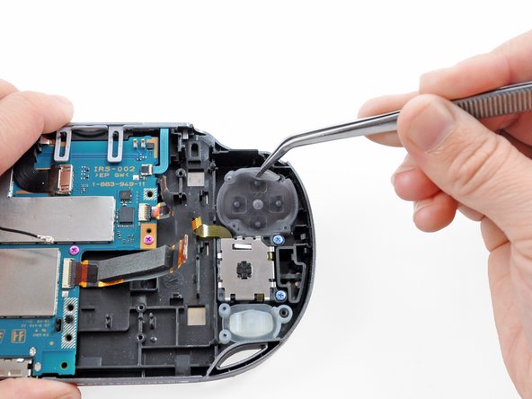 PlayStation Vitaの方向キーの交換 - iFixit 修理ガイド