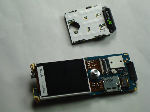 Sony Ericsson W200i LCD Screen Replacement: crwdns2935265:07crwdnd2935265:03crwdnd2935265:03crwdne2935265:0