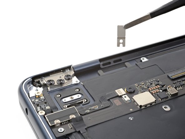 Macbook Air M2 2022 Touch ID Sensor Replacement, Remove the covers: crwdns2935265:033crwdnd2935265:02crwdnd2935265:02crwdne2935265:0