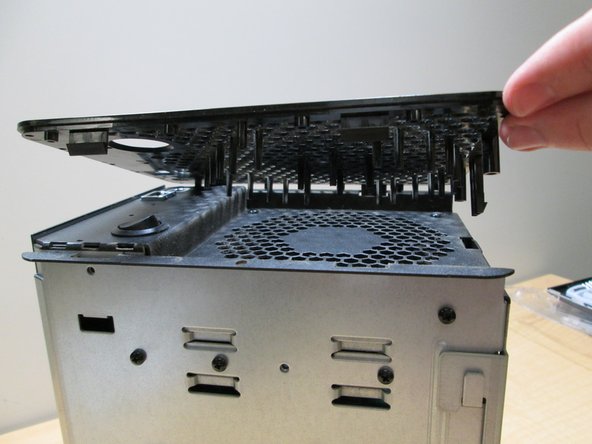 Drobo FS DRDS2-A Power Switch Replacement, Power Switch: crwdns2935265:04crwdnd2935265:02crwdnd2935265:03crwdne2935265:0