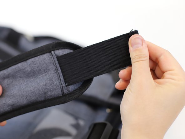 How to Fix a Broken Backpack strap, Start sewing: crwdns2935265:05crwdnd2935265:03crwdnd2935265:03crwdne2935265:0