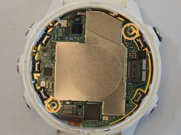 Garmin Forerunner 245 Music Teardown, Remove the motherboard: crwdns2935265:08crwdnd2935265:02crwdnd2935265:03crwdne2935265:0