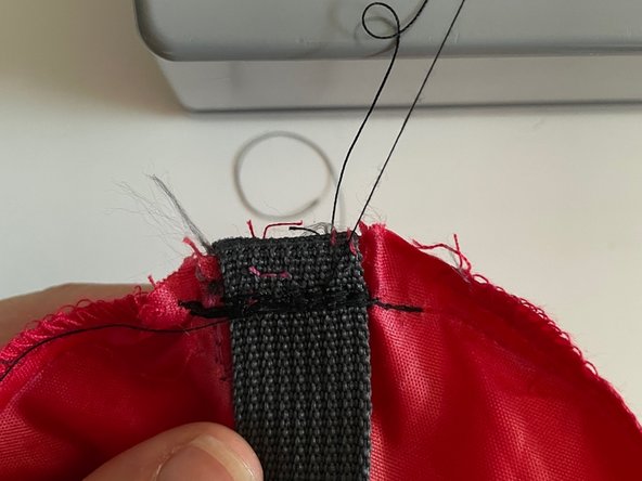 How to Repair a Broken Webbing in a Sleeping Bag, Sewing the Seam: crwdns2935265:04crwdnd2935265:03crwdnd2935265:03crwdne2935265:0