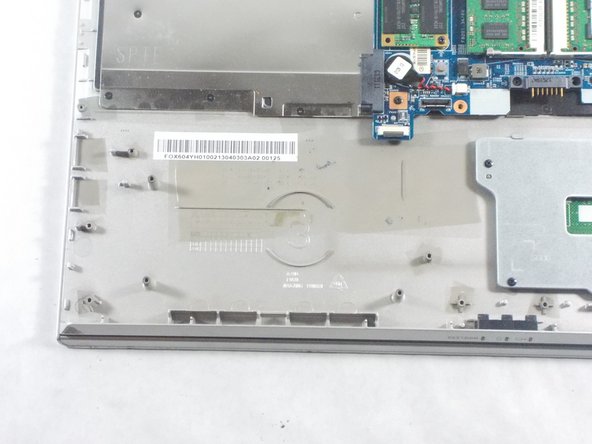 Sony Vaio SVT151A11L USB Port Board Replacement: crwdns2935265:06crwdnd2935265:03crwdnd2935265:03crwdne2935265:0