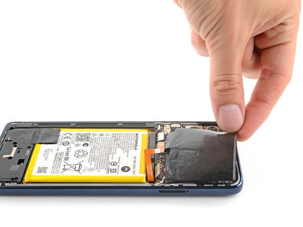 Motorola Moto G Stylus 5G (2022) Screen Replacement, Reposition the graphite film: crwdns2935265:024crwdnd2935265:03crwdnd2935265:03crwdne2935265:0