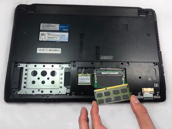 Asus A53E-ES92 RAM Card Replacement: crwdns2935265:06crwdnd2935265:03crwdnd2935265:03crwdne2935265:0