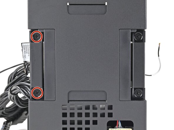 Framework Desktop Antennas Replacement, Remove the left antenna screws: Schritt 35, Bild 1 von 2