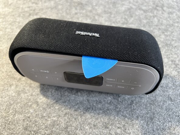 TechniSat Viola BT 1 battery replacement, Speaker mesh removal pt. 2: crwdns2935265:03crwdnd2935265:02crwdnd2935265:03crwdne2935265:0