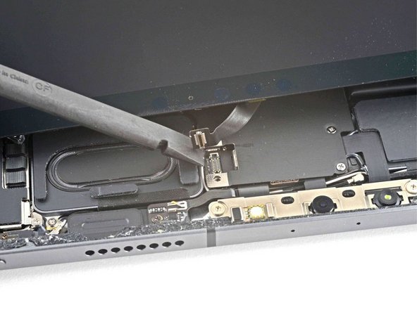 iPad Pro 11" 4th Gen Screen Replacement, Disconnect the Ambient Light Sensor Cable: crwdns2935265:018crwdnd2935265:02crwdnd2935265:02crwdne2935265:0