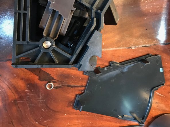 Brewgroup Disassembly, External Lower Left and Right Plates 1 of 3: crwdns2935265:025crwdnd2935265:02crwdnd2935265:03crwdne2935265:0