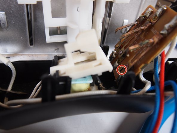 Oster 2-Slice Toaster TSSTJC5BBK Disassembly: crwdns2935265:015crwdnd2935265:02crwdnd2935265:03crwdne2935265:0