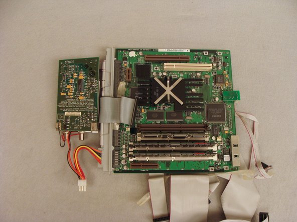 Twentieth Anniversary Mac Teardown: step 13, image 2 of 3