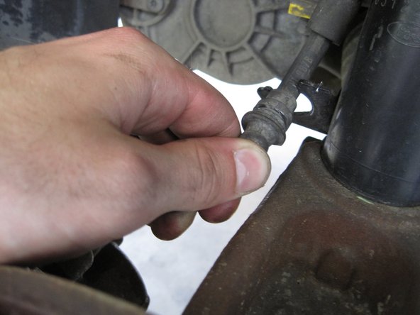 2005-2007 Ford Focus Front Brake Pad Replacement: crwdns2935265:011crwdnd2935265:02crwdnd2935265:02crwdne2935265:0