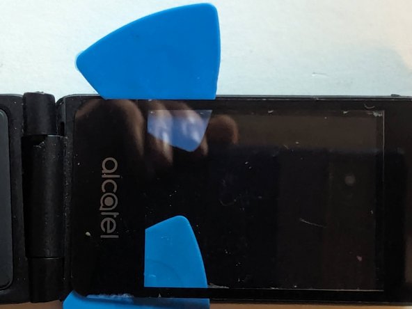 Alcatel Go Flip V Flip Phone Screen Replacement: шаг 3, изображение 2 из 2