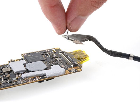 HTC Vive XR Elite Motherboard Replacement, Disconnect the USB-C cable: crwdns2935265:0115crwdnd2935265:02crwdnd2935265:02crwdne2935265:0