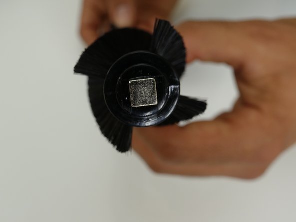 Closing bObsweep's cover after repair: crwdns2935265:07crwdnd2935265:02crwdnd2935265:03crwdne2935265:0