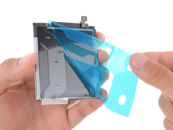Google Pixel 10 Pro Battery Replacement, Remove the battery liner: crwdns2935265:029crwdnd2935265:01crwdnd2935265:01crwdne2935265:0
