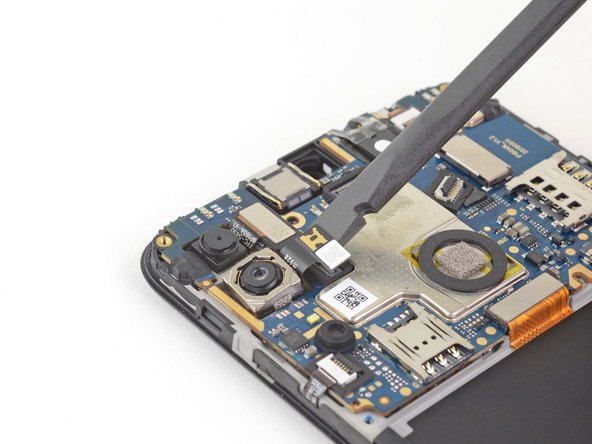 Motorola Moto E6 Plus Motherboard Replacement, Remove the rear cameras: crwdns2935265:021crwdnd2935265:02crwdnd2935265:03crwdne2935265:0