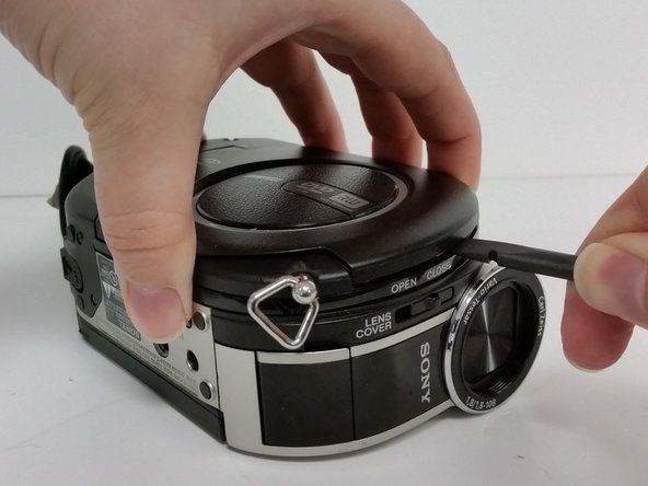 Sony Handycam DCR-DVD650 Disk Door Replacement: crwdns2935265:05crwdnd2935265:02crwdnd2935265:03crwdne2935265:0