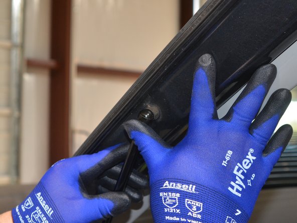 2005-2010 Scion tC Liftgate Support Strut Replacement: passo 5, imagem 3 %32