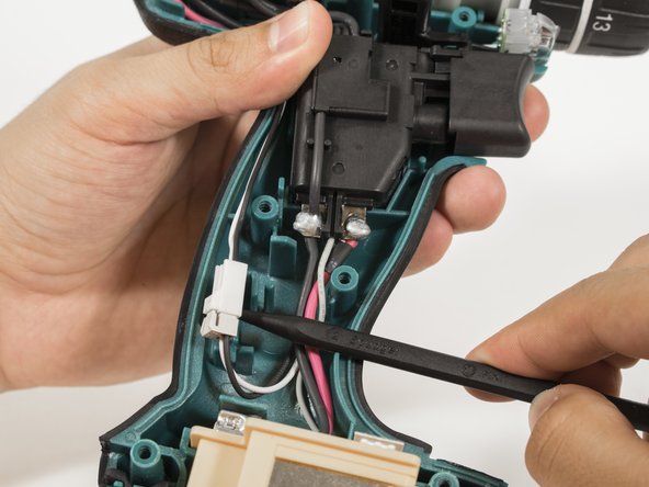 Makita XPH01 LED Light Replacement: crwdns2935265:09crwdnd2935265:02crwdnd2935265:02crwdne2935265:0