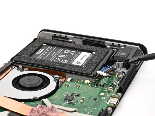 Nintendo Switch 2 Battery Replacement, Lift the battery: crwdns2935265:035crwdnd2935265:01crwdnd2935265:03crwdne2935265:0