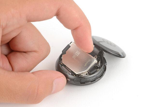 Google Pixel Watch 4 Screen Replacement, Remove the battery: adım 12, 3 resimden 2.