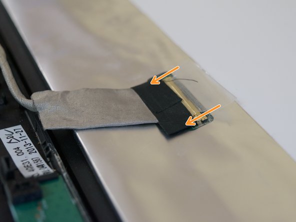 Lenovo ThinkPad T530 Display Replacement, Disconecting the Ribbon Connector: stap 0, afbeelding 2 van 3