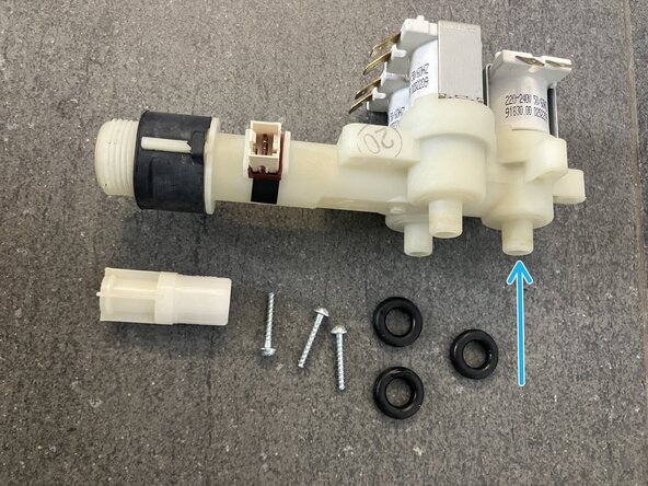 V-VZUG Adora SL Entkalkung & Reparatur (Waschmaschine hat Unwucht/schleudert nicht mehr), Waschmittelzuführung demontieren und entkalken: Schritt 9, Bild 3 von 3
