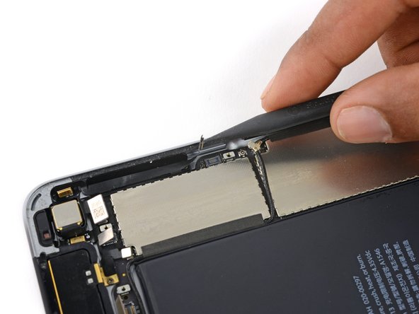 iPad mini 4 LTE Logic Board Replacement: crwdns2935265:040crwdnd2935265:02crwdnd2935265:02crwdne2935265:0