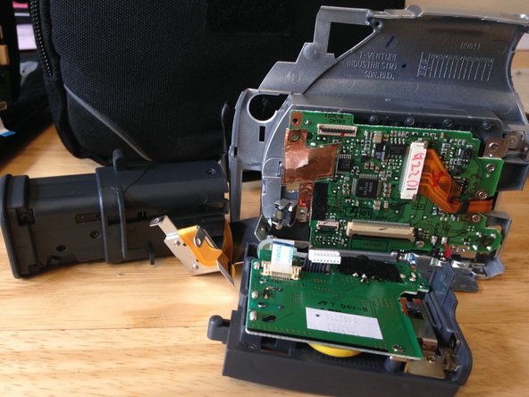 JVC GR-D93U Lens Replacement: crwdns2935265:06crwdnd2935265:02crwdnd2935265:02crwdne2935265:0