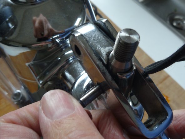 La Pavoni: Replace gaskets in lever coffee machines, Removing the lever arm: crwdns2935265:03crwdnd2935265:03crwdnd2935265:03crwdne2935265:0