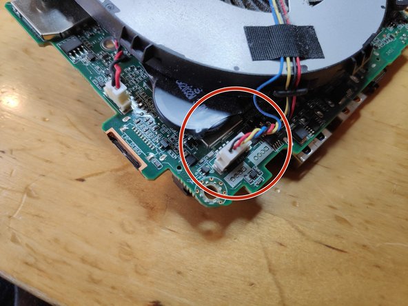 Fix NUC8i7BEH overheating, Remove CPU fan: crwdns2935265:013crwdnd2935265:02crwdnd2935265:03crwdne2935265:0