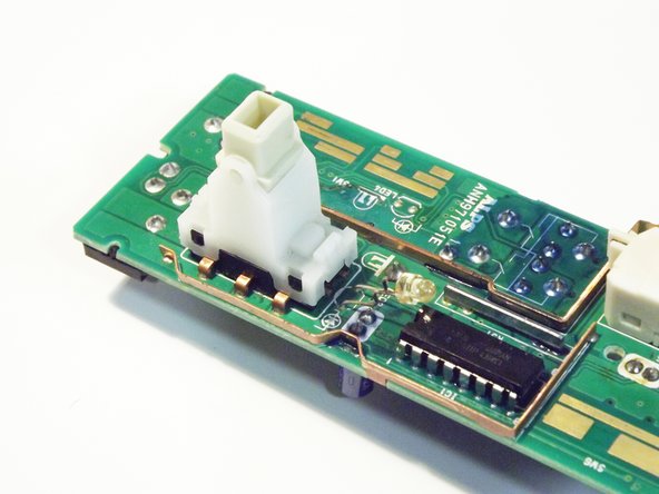 Nissan Frontier 2004-2015 Faulty Power Window Switch Fix: Schritt 7, Bild 2 von 2