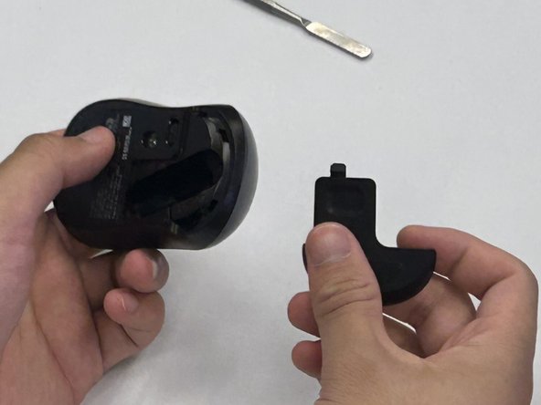 Logitech M185 Wireless Mouse Motherboard Replacement, Motherboard: crwdns2935265:01crwdnd2935265:03crwdnd2935265:03crwdne2935265:0