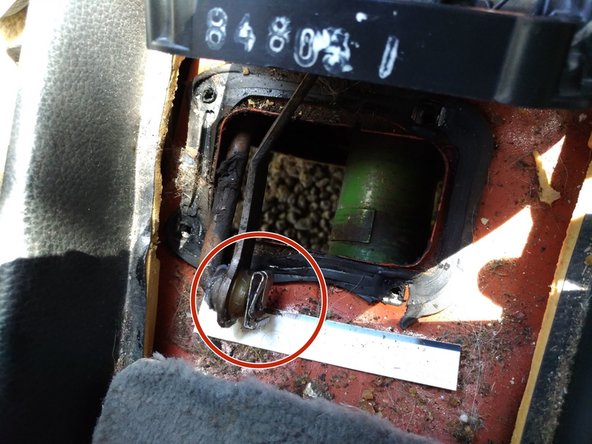 Mercedes-Benz 114 or 115 Auto shifter bushings, Disconnect the shift rod: adım 10, 3 resimden 1.