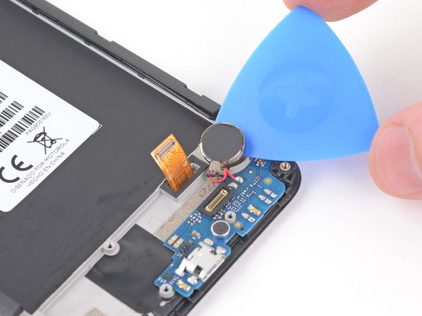 Motorola Moto E6 Plus Daughterboard Replacement, Remove the daughterboard assembly: crwdns2935265:014crwdnd2935265:02crwdnd2935265:02crwdne2935265:0