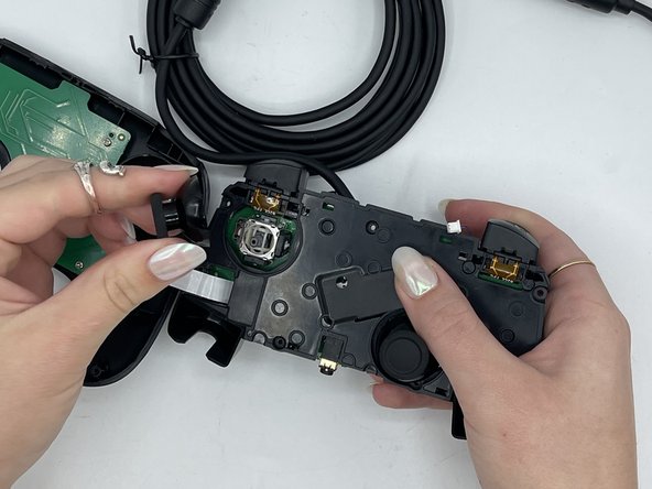 8BitDo Ultimate Wired Motherboard Replacement: adım 16, 3 resimden 3.