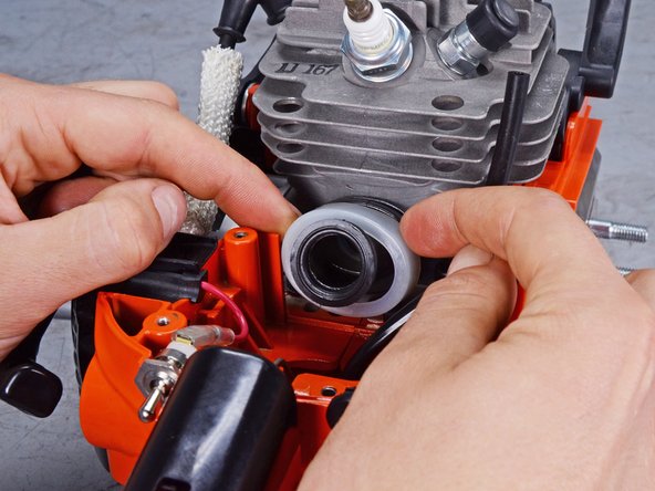 Echo Chain Saw CS4910 2020 Piston Assembly Replacement, Remove the bellows holder: crwdns2935265:025crwdnd2935265:02crwdnd2935265:03crwdne2935265:0