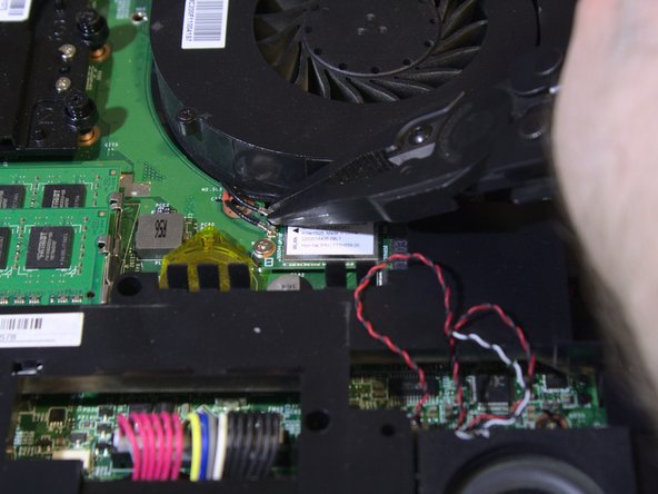 Replace MSI GT72 2QE Dominator Pro Wireless Card: passo 4, immagine 2 di 2
