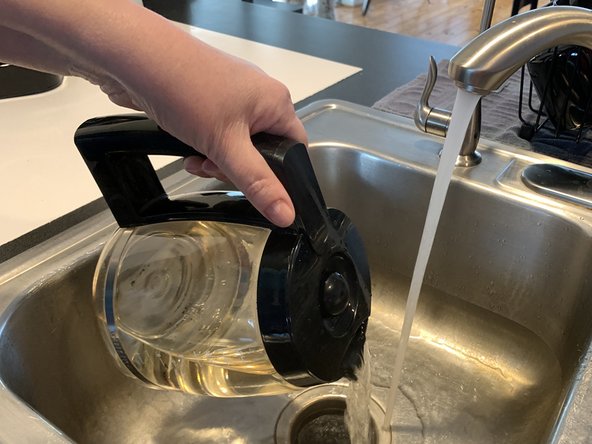 Descaling a Cuisinart 12-Cup Coffee Maker: crwdns2935265:07crwdnd2935265:02crwdnd2935265:03crwdne2935265:0